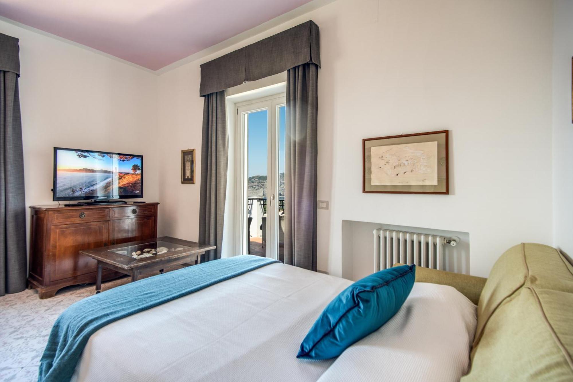 M Suites Сорренто Экстерьер фото